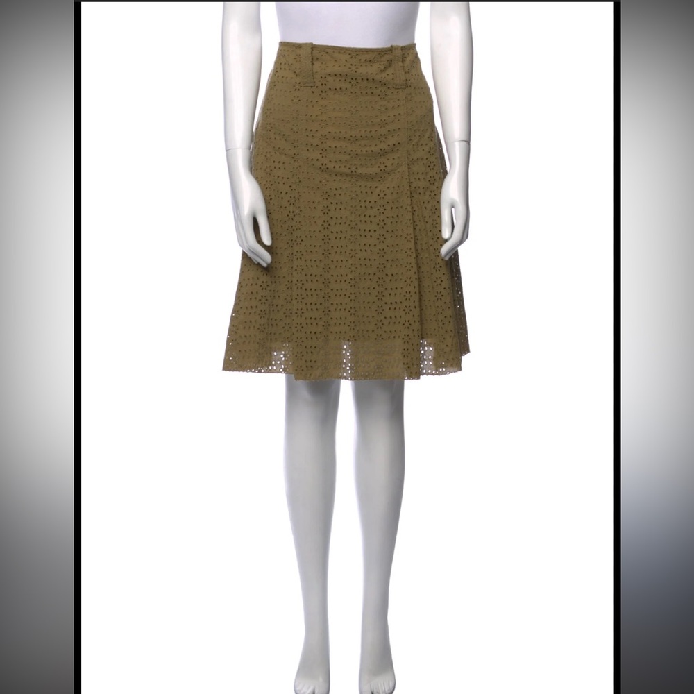 💯 authentic Burberry Made in Italy eyelet A-line skirt pleated skirt